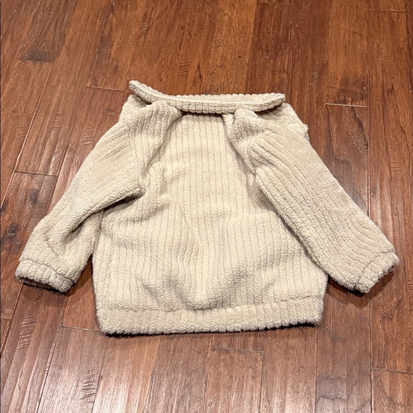 Large Cozy Cream Sherpa Jacket - Picture 7 of 8
